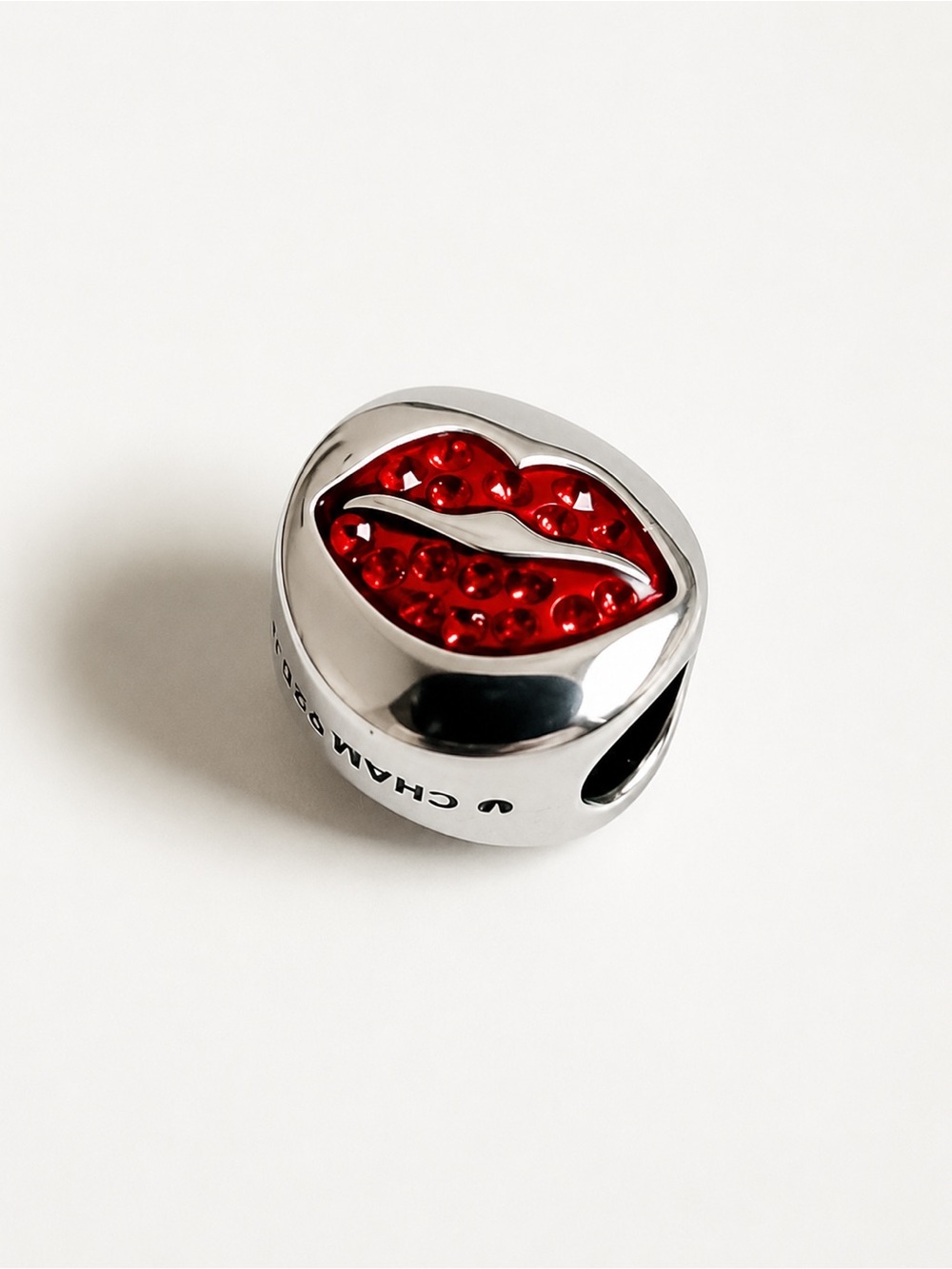 Chamilia Kiss My Lips Charm